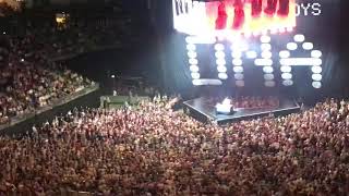 Crowd singing „Baby One More Time“ by Britney Spears before Backstreet Boys concert Berlin 29.05.19