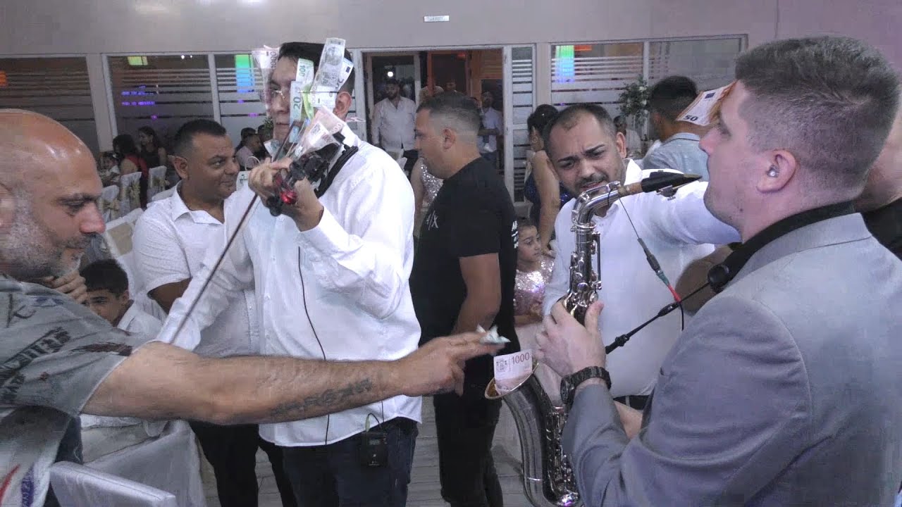 MOMIR I MILAN STRASNI- CARLAMA kolo- studio Toma Nesa