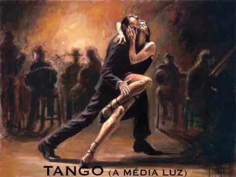 TANGO A MEDIA LUZ