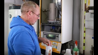 Sotin Reinigung eines Gasbrennwertgerätes mit chemischen Reinigern