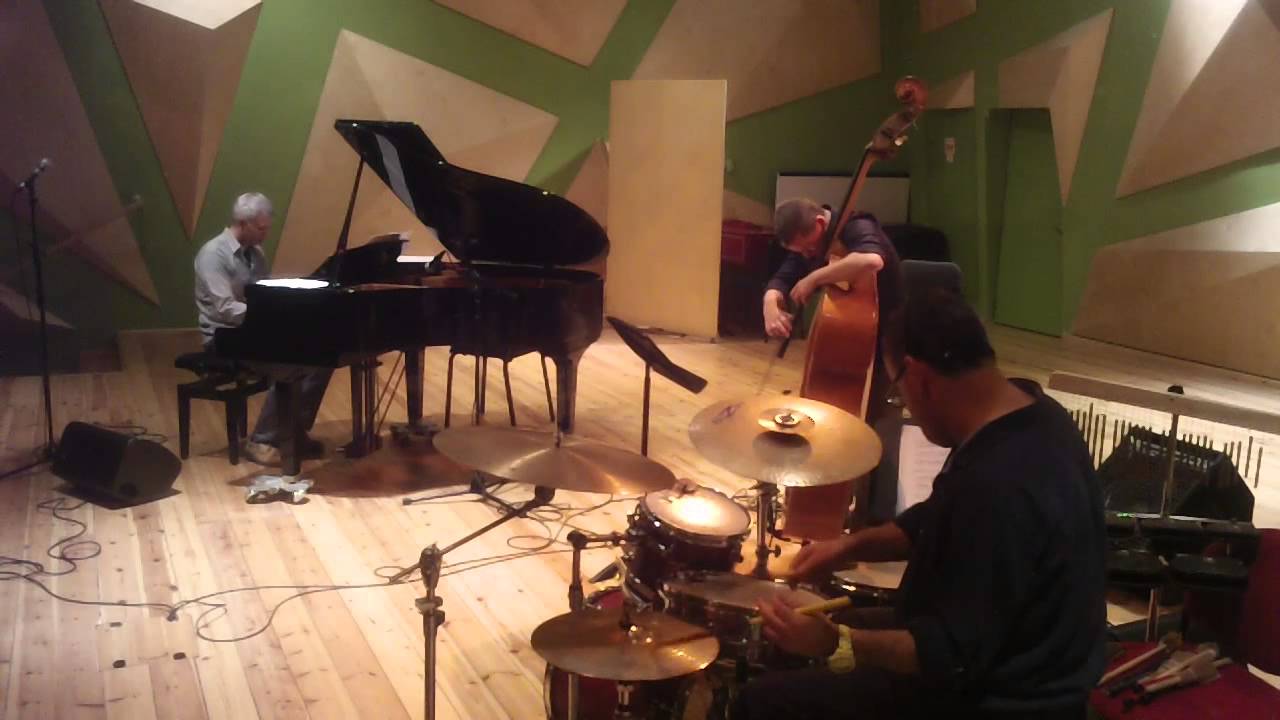 Rony Holan plays (Limoges Le marché) with Yaron Gottfried