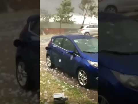 Video: Schützen Decken das Auto vor Hagel?