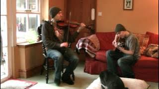 Irish fiddle reels on fiddle and guitar