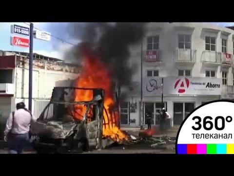 Видео: Братья приняли землетрясение в Мексике