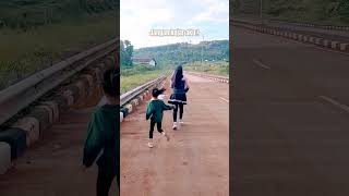 Lari Pagi Bersama Bunda short lari olahraga