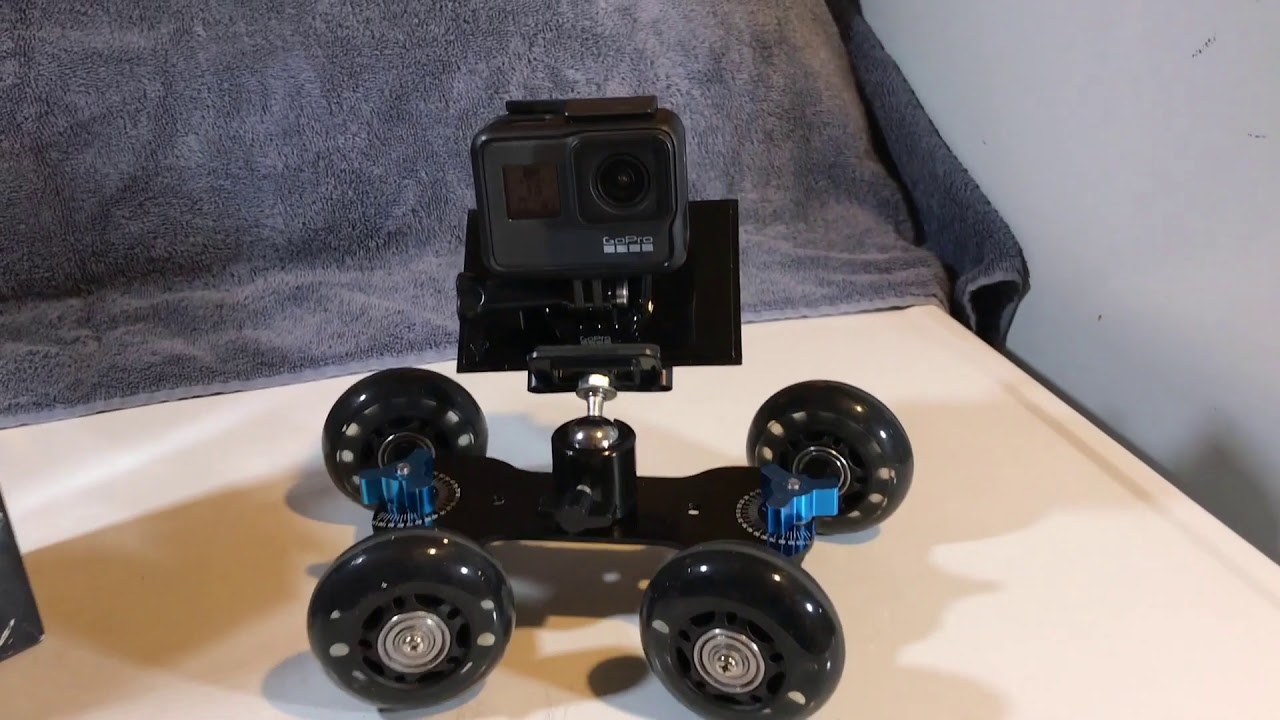 Gopro Hero 7 Black  ( Flat Mounts in the box )