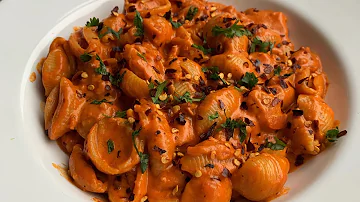 GIGI HADID's PASTA RECIPE *updated after the heavy criticism* Penne Alla Vodka without Vodka