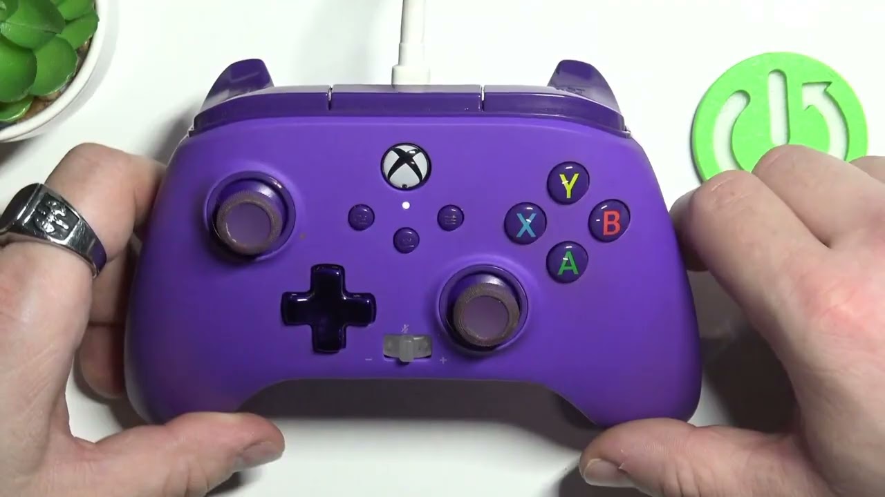 Le contrôleur PowerA Enhanced possède-t-il un pavé tactile ?