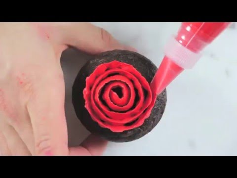 Spiral Rose Cupcakes