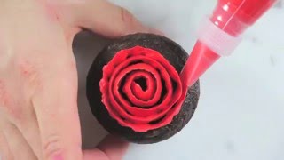 Spiral Rose Cupcakes