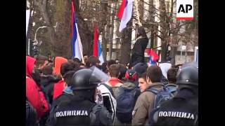 Police arrest protesters in Belgrade, clashes in Banja Luka screenshot 5