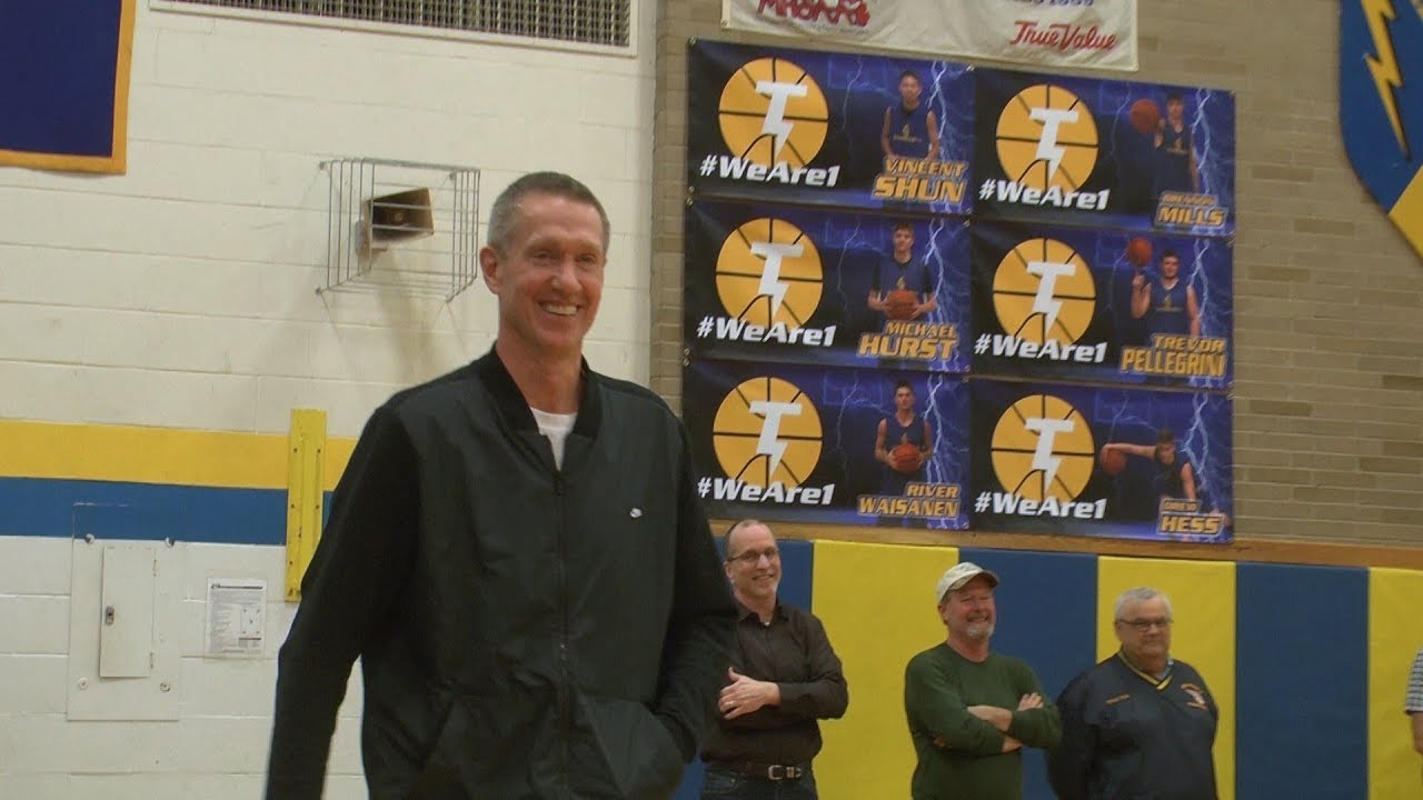 Michigan basketball Head Coach Juwan Howard believes in Mio legend Jay