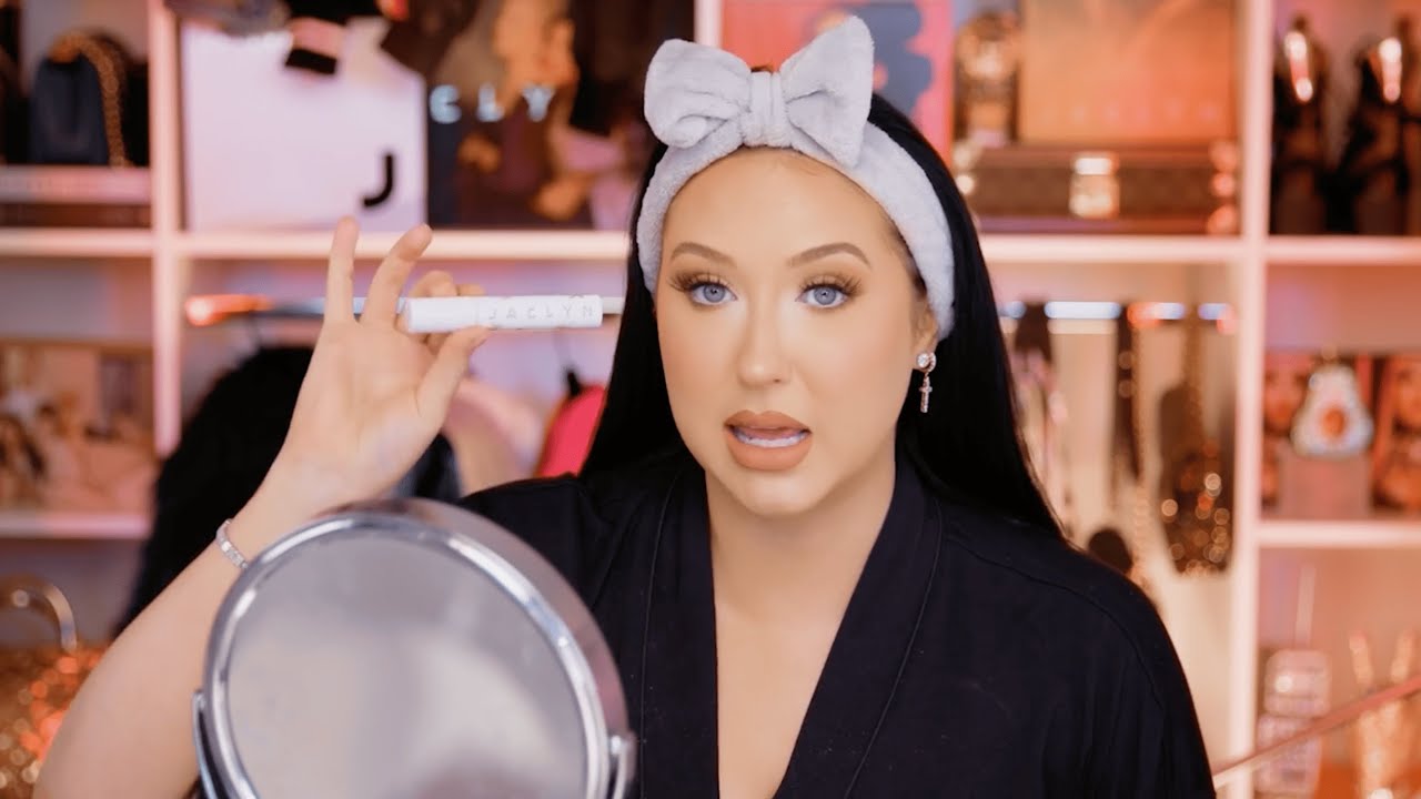 Jaclyn Hill trying to sell you things for 1 minute straight