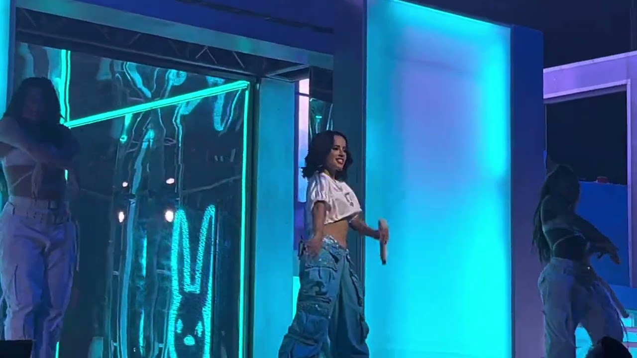 Becky G - “Mayores” live Ontario 2024