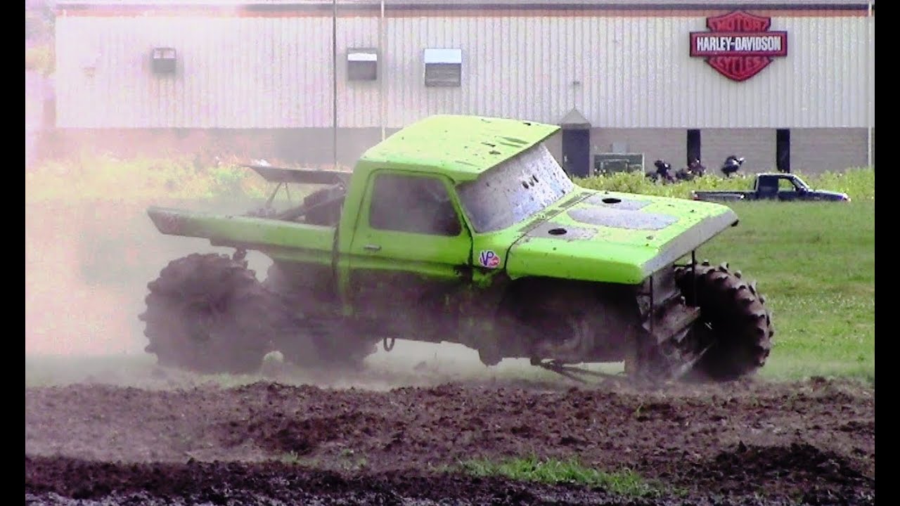 Green Truck Loses Tire At Mid Michigan Mud Run July 2015 YouTube