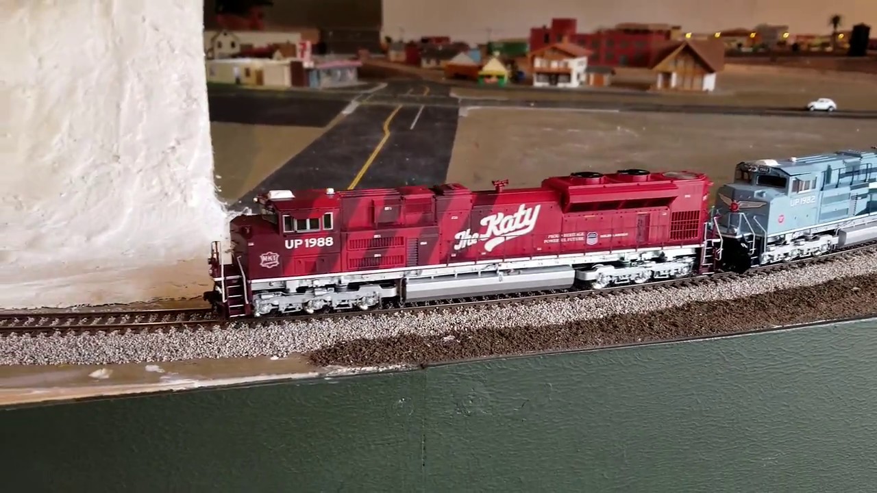Niles railroad Model | Chasing Trains - YouTube