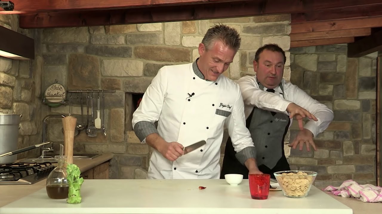 ORECCHIETTE CON I BROCCOLI - Video Ricetta - Grigio Chef