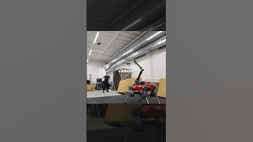 The robot plays badminton like a human! #futuretech #robot #innovation #shorts