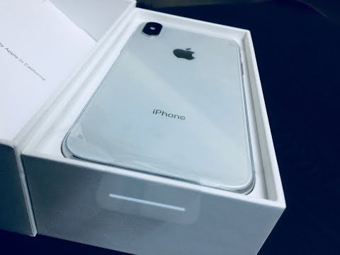 Apple iPhone XS (Silver, 64GB)