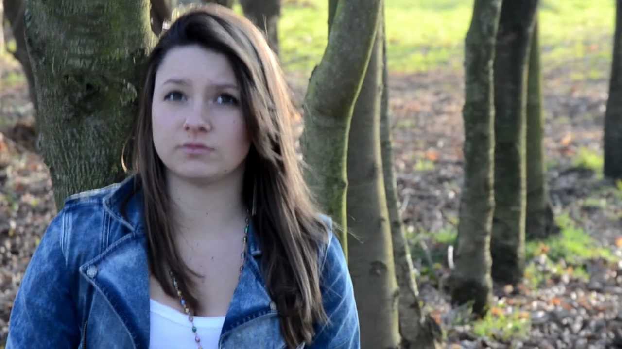 Elle était Déchaussée Elle était Décoiffée