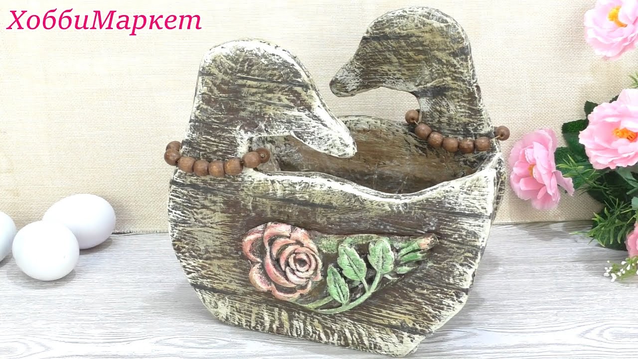 Картон превратился в старое дерево и полезную вещь.  Короб 