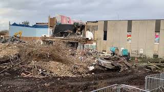 12/01/2023 - 2 - Magnet Leisure Centre Maidenhead - Demolition