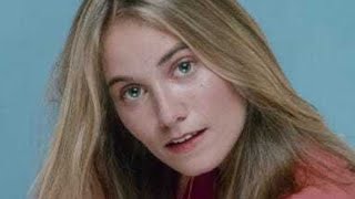 10 Sexy Photos of Maureen McCormick