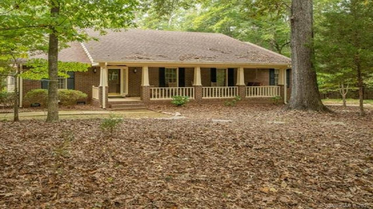 1216 Farm Creek Road, Waxhaw, NC Presented by High Performance Real