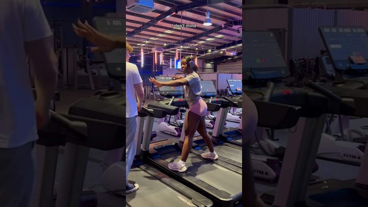 He Accidently Walked Into Frame (@nataleebarnett_) 