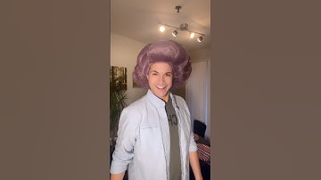 Another 1 min wig tutorial!💜💇🏼‍♀️ #wig #drag #dragqueen #hair #hairstylist #wigstylist #lgbtq