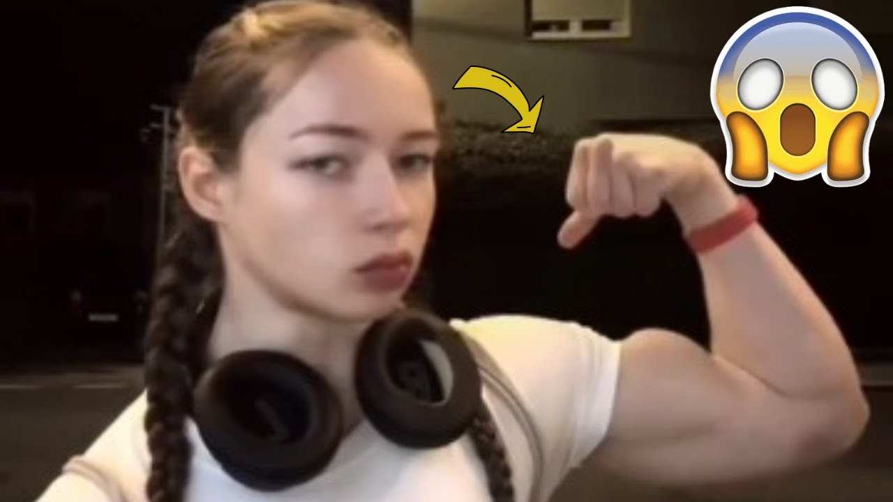 Девушки с рельефными бицепсами!