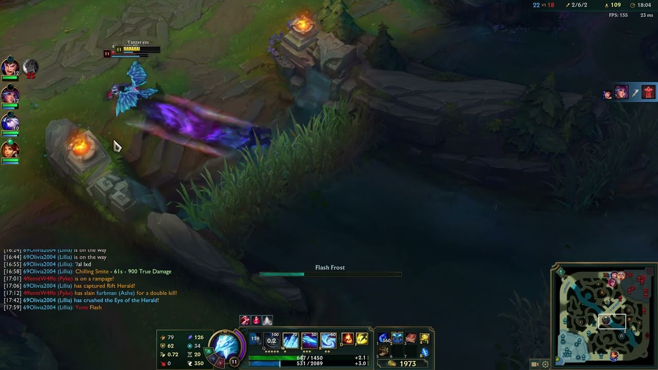 Outplaying Pyke as Anivia - League