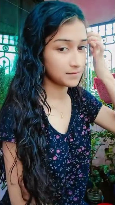BD Young girl without bra