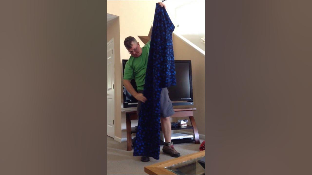 How to Snug your Snuggie!! YouTube