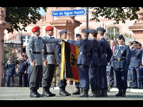 Видео: Feierliches Gelöbnis der Bundeswehr 2016