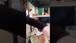 walang pakialam si kuya dahil gutom na sya#063025