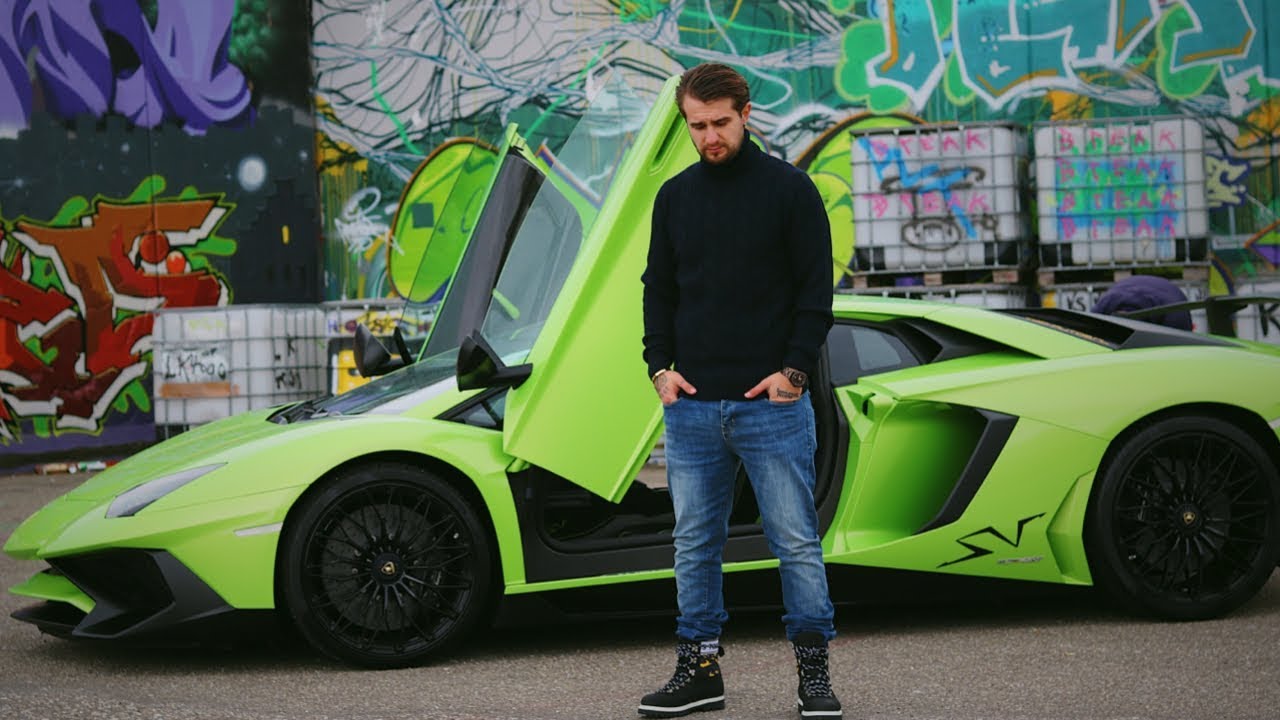Guarda RAUL - 11 (Official Music Video) su YouTube Guarda RAUL - 11 (Official Music Video) su YouTube