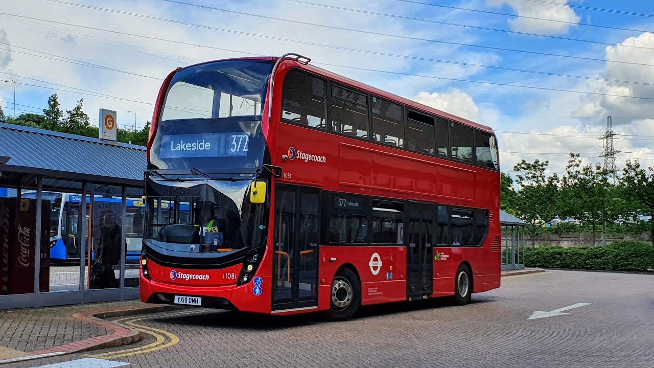 A journey on London Bus Route 372 which runs between Hornchurch, Town Centr...