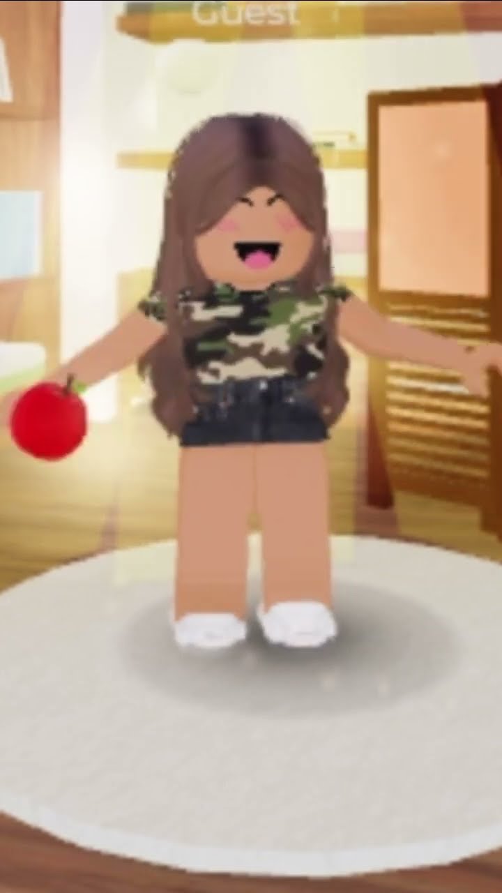 @RaenaTripleCharm doing the APPLE dance in Roblox! ?✨? #apple #trending #shorts