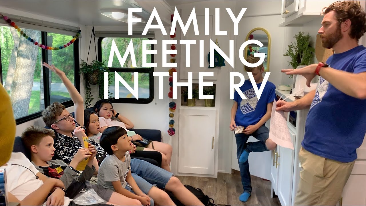 OUR FIRST DAY IN THE RV! : Adventuring Family of 11