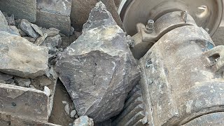 Massive Rock Stuck in Crusher — Heavy Crushing Begins! 😱🔥