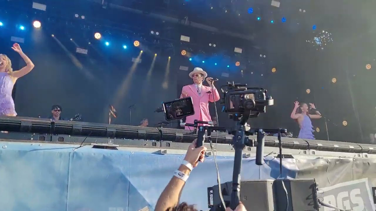 Kid Creole and The Coconuts  