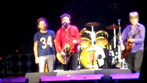 Not Given Lightly (Chris Knox) - Eddie Vedder, Neil _ Liam F.flv