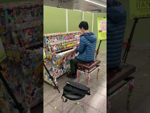 【池袋駅ストリートピアノ】千本桜🌸 完全独学だけど練習がんばって池袋駅で弾いてきた