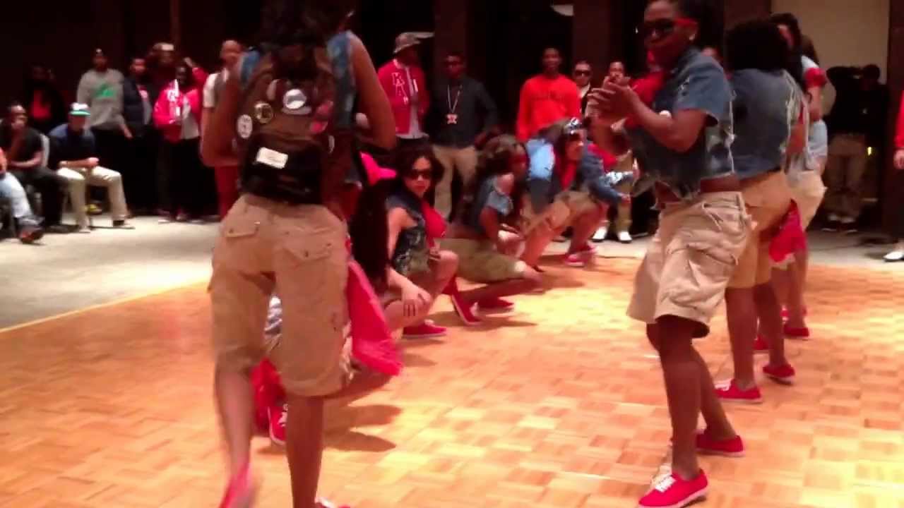 Team 2 Freaky opening stroll at stroll like a Kappa ISU