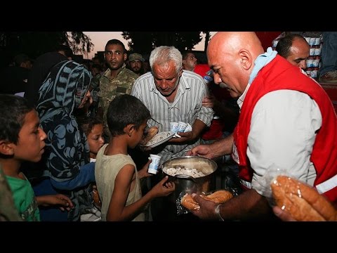 Türk Kızılayı Cerablus'ta sıcak yemek dağıttı