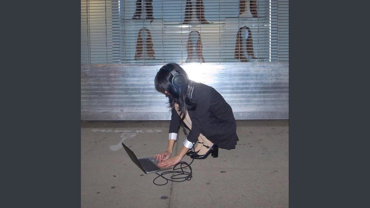 Guarda devilwearsprada su YouTube Guarda devilwearsprada su YouTube