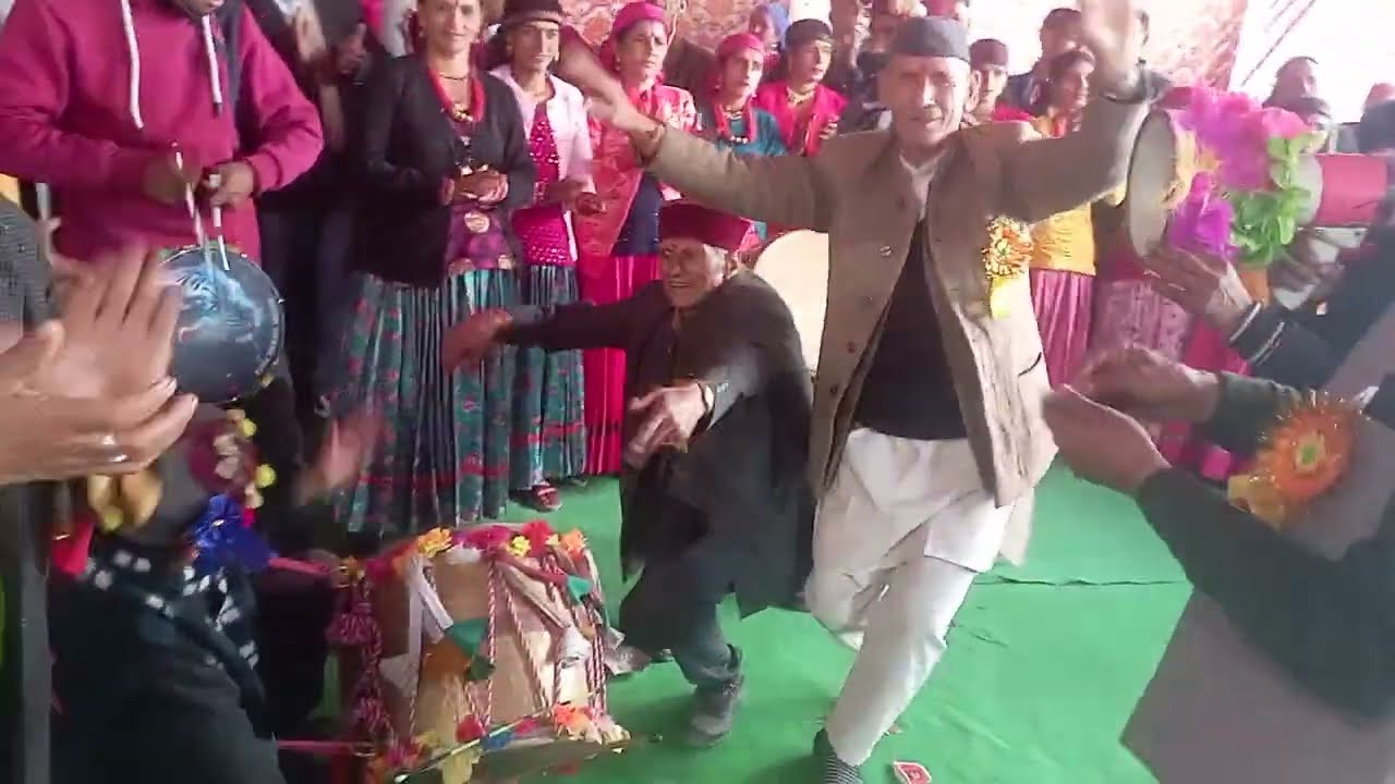 शादी में सुन्दर रासो नित्य डांस देखना ना भूले #pahadi #देवभूमि_उत्तराखंड #pahadi_culture #jaunpur