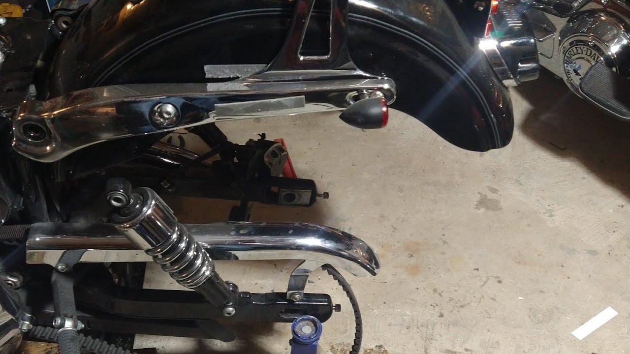 2007 Dyna rear wheel removal. EVERYTHING IS BROKEN! harleydavidson 