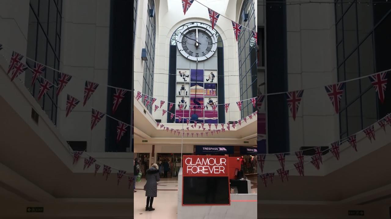 Weston Super Mare Sovereign Shopping Centre Clock strikes 12.00